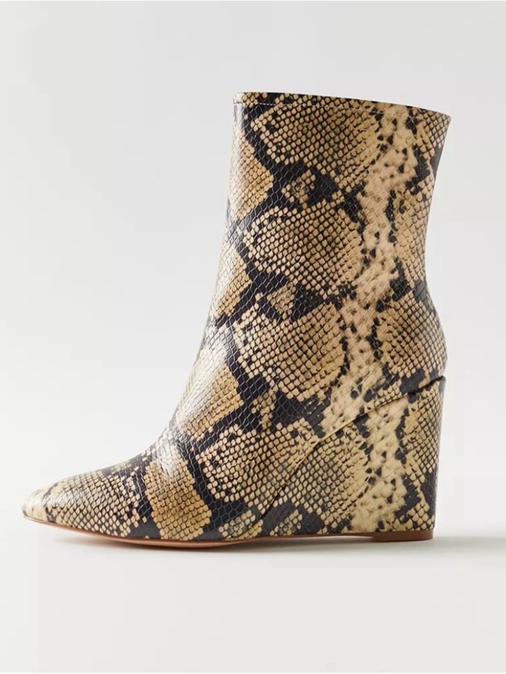 NWOB Snake-Print Wedge Leather Ankle Boots in Beige/Black Matisse size 9